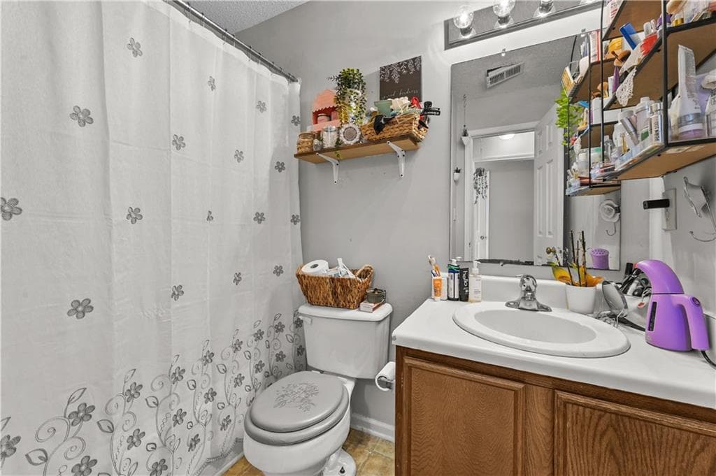 2 bedroom, 2 bathroom, 1,059 sq ft condominium for sale at 1166 Booth Road 306, Marietta, GA 30008 — photo 7