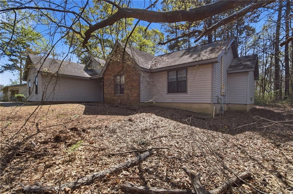 3 bedroom, 2 bathroom, 1,529 sq ft single family residence under contract at 1717 Pinto Trail, Jonesboro, GA 30236 — photo 3