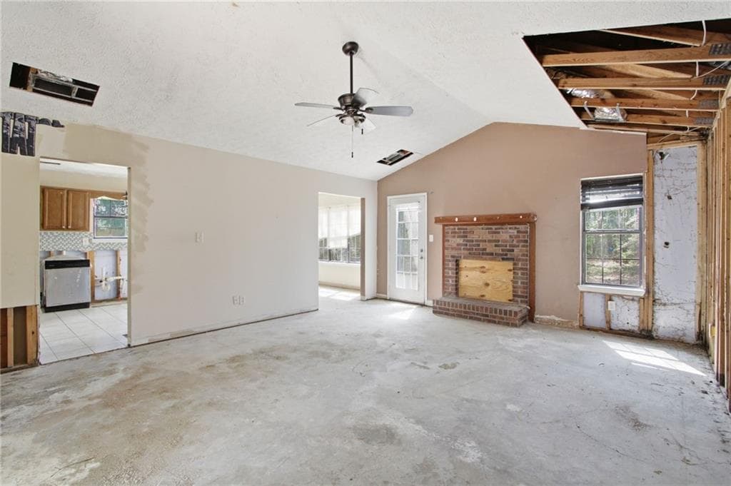 3 bedroom, 2 bathroom, 1,529 sq ft single family residence under contract at 1717 Pinto Trail, Jonesboro, GA 30236 — photo 6