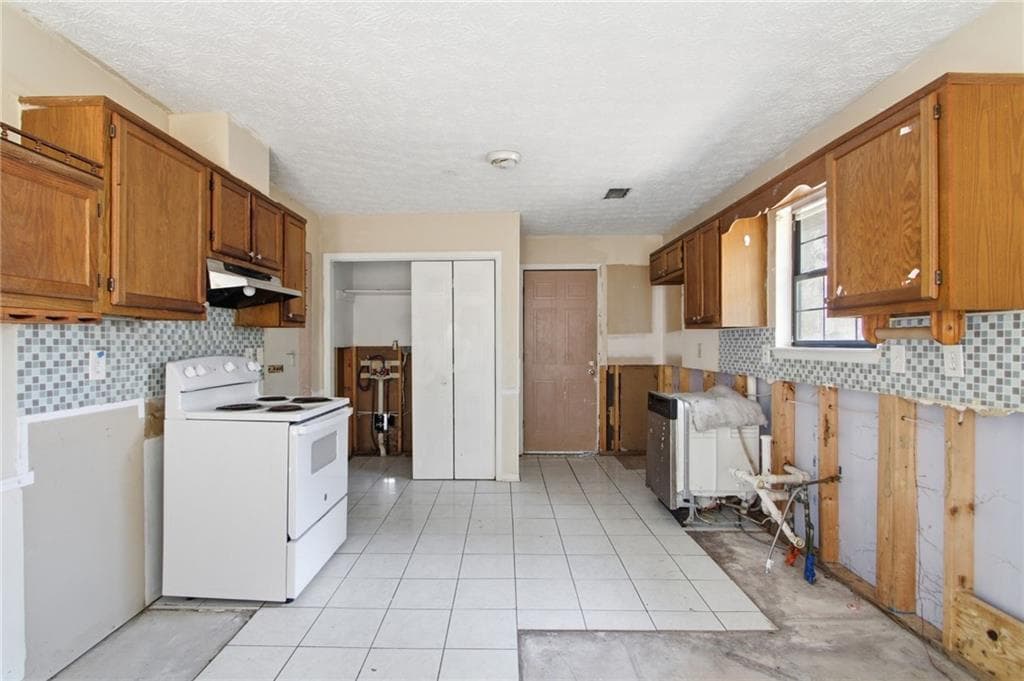 3 bedroom, 2 bathroom, 1,529 sq ft single family residence under contract at 1717 Pinto Trail, Jonesboro, GA 30236 — photo 7