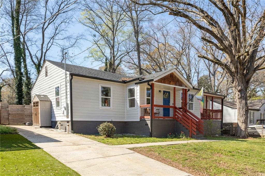 3 bedroom, 2 bathroom, 1,662 sq ft single family residence for sale at 1393 Byrere Terrace, Atlanta, GA 30310 — photo 2