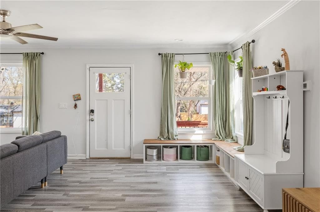 3 bedroom, 2 bathroom, 1,662 sq ft single family residence for sale at 1393 Byrere Terrace, Atlanta, GA 30310 — photo 4