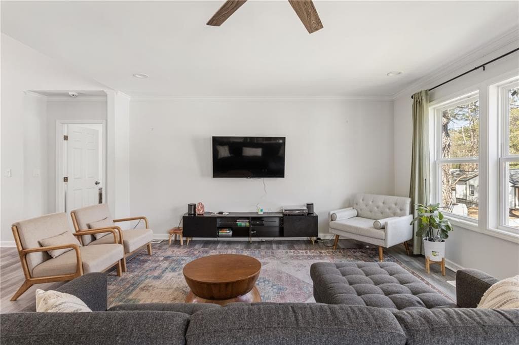 3 bedroom, 2 bathroom, 1,662 sq ft single family residence for sale at 1393 Byrere Terrace, Atlanta, GA 30310 — photo 5