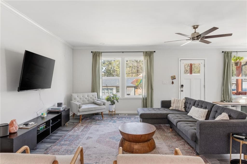 3 bedroom, 2 bathroom, 1,662 sq ft single family residence for sale at 1393 Byrere Terrace, Atlanta, GA 30310 — photo 6