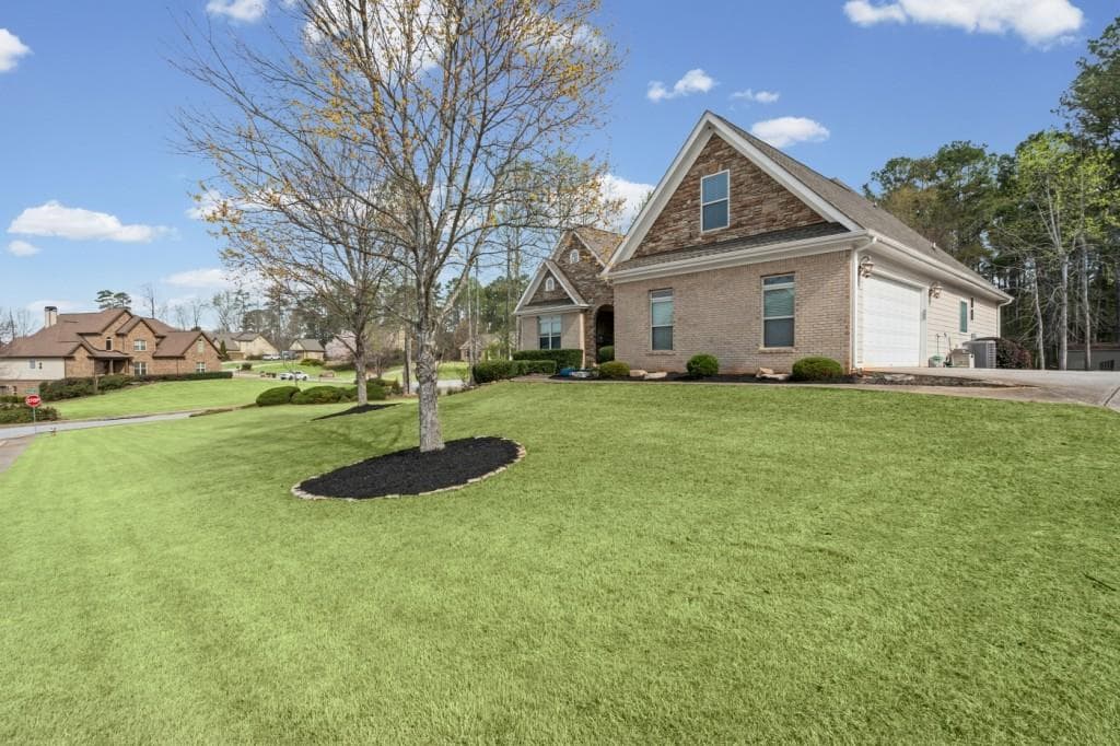 5 bedroom, 5 bathroom, 4,023 sq ft single family residence under contract at 2405 Hickory Grove Drive, Monroe, GA 30656 — photo 3