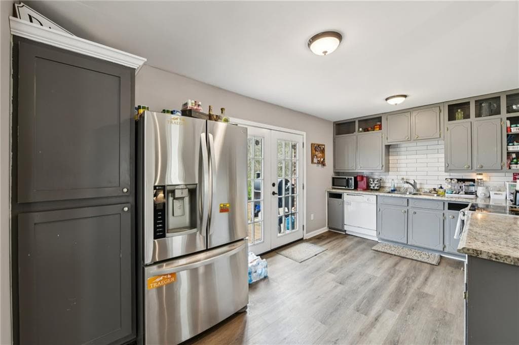 3 bedroom, 1 bathroom, 1,492 sq ft single family residence for sale at 8165 Laurel Drive, Covington, GA 30014 — photo 6