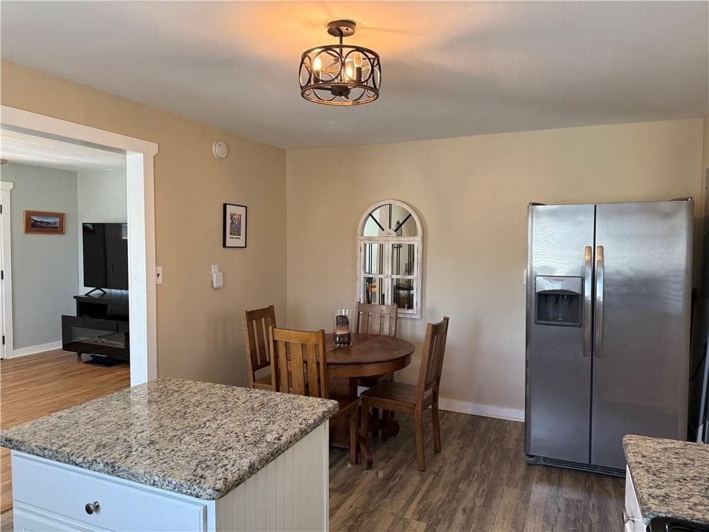 3 bedroom, 2 bathroom, 1,061 sq ft single family residence for sale at 331 Blue Arrow Lane, Mineral Bluff, GA 30559 — photo 9