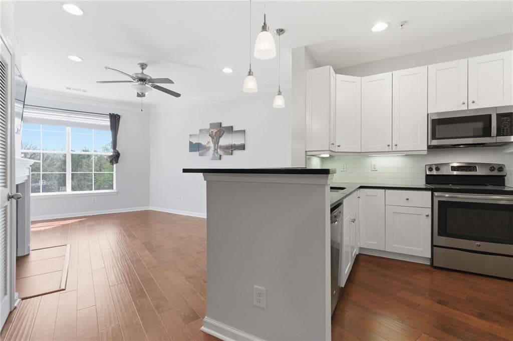 1 bedroom, 1 bathroom, 780 sq ft condominium for sale at 10 Perimeter Summit Boulevard 4443, Atlanta, GA 30319 — photo 2