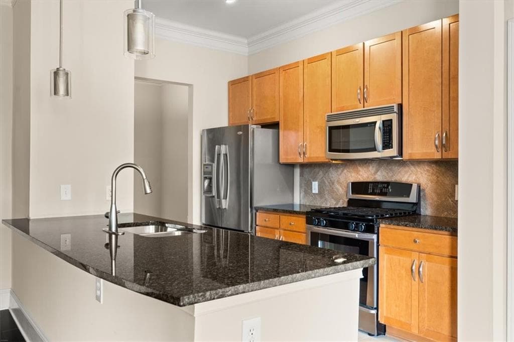 2 bedroom, 2 bathroom, 1,363 sq ft condominium for sale at 3621 Vinings Slope 3407, Atlanta, GA 30339 — photo 3