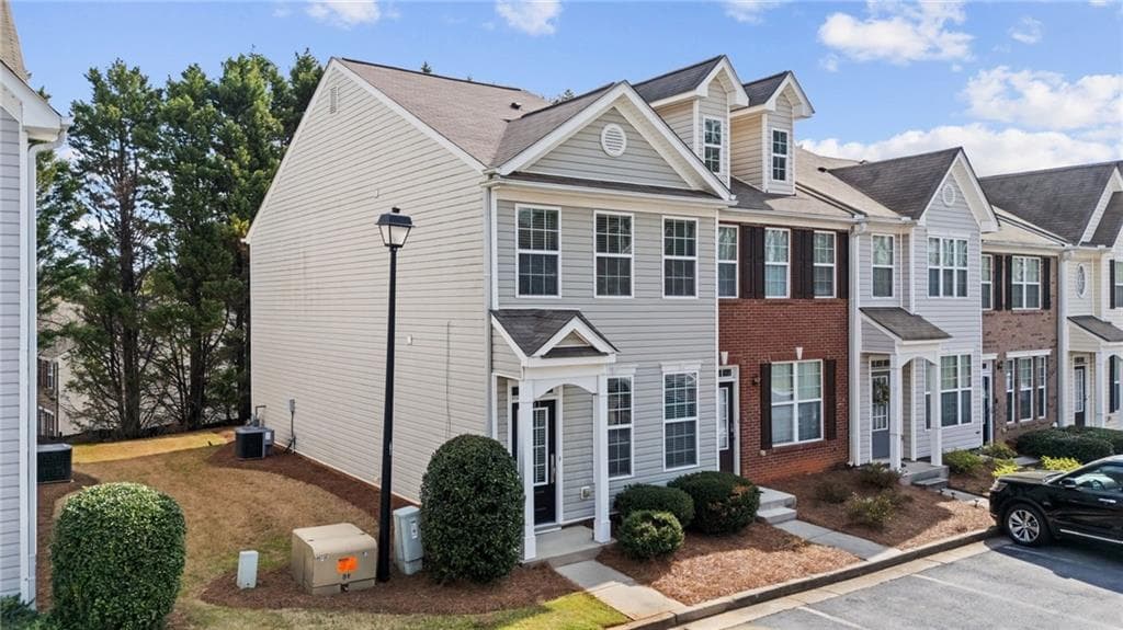 2743 Heathrow Drive, Lawrenceville, GA 30043 — most recent listing photo