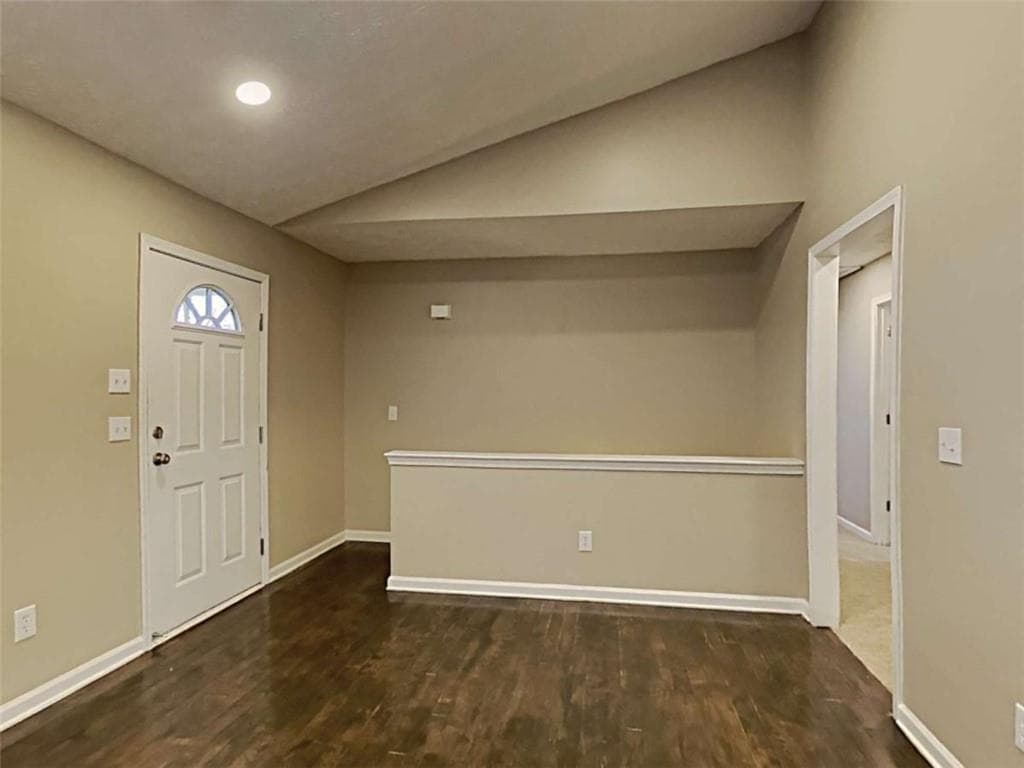 3 bedroom, 2 bathroom, 1,920 sq ft single family residence for sale at 5665 Lakeview Court, Gainesville, GA 30506 — photo 9