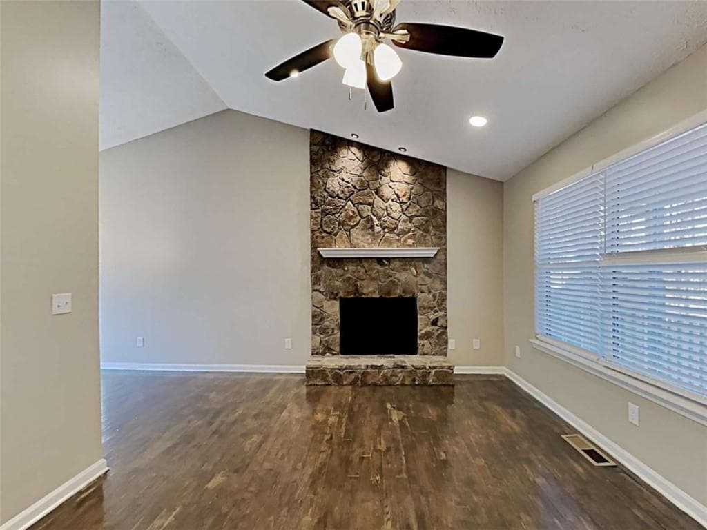 3 bedroom, 2 bathroom, 1,920 sq ft single family residence for sale at 5665 Lakeview Court, Gainesville, GA 30506 — photo 10