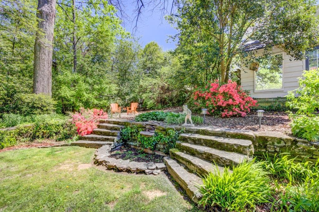 3 bedroom, 2 bathroom, 2,289 sq ft single family residence for rent at 27 Northwood Avenue, Atlanta, GA 30309 for $12,000 a month — photo 6