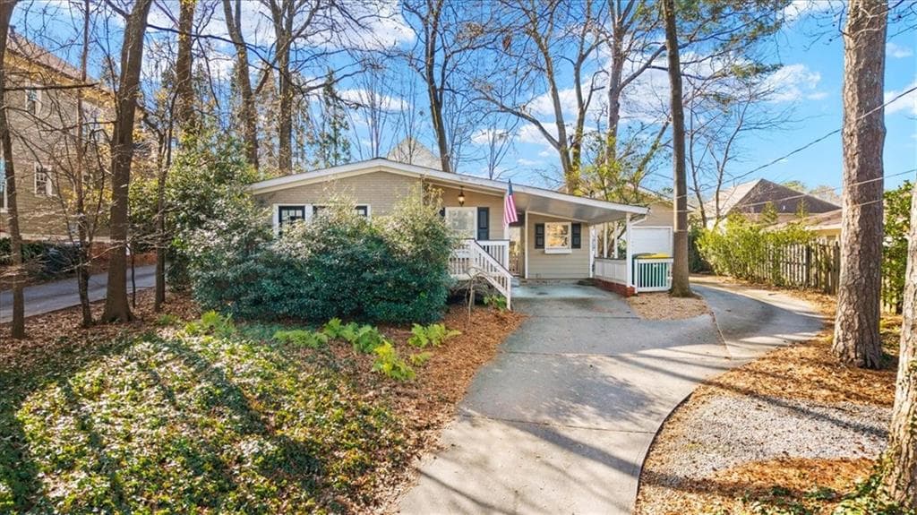 109 Spruell Springs Road, Atlanta, GA 30342 — most recent listing photo