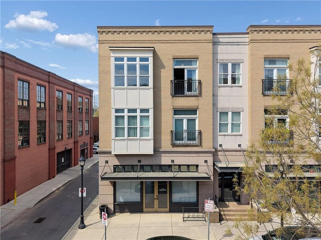 933 Garrett Street 304, Atlanta, GA 30316 — most recent listing photo