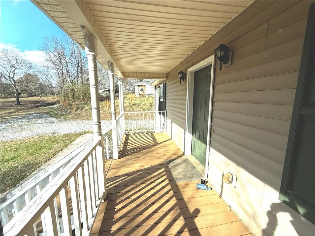 3 bedroom, 2 bathroom, 1,400 sq ft single family residence for sale at 5523 Green Circle, Clermont, GA 30527 — photo 9