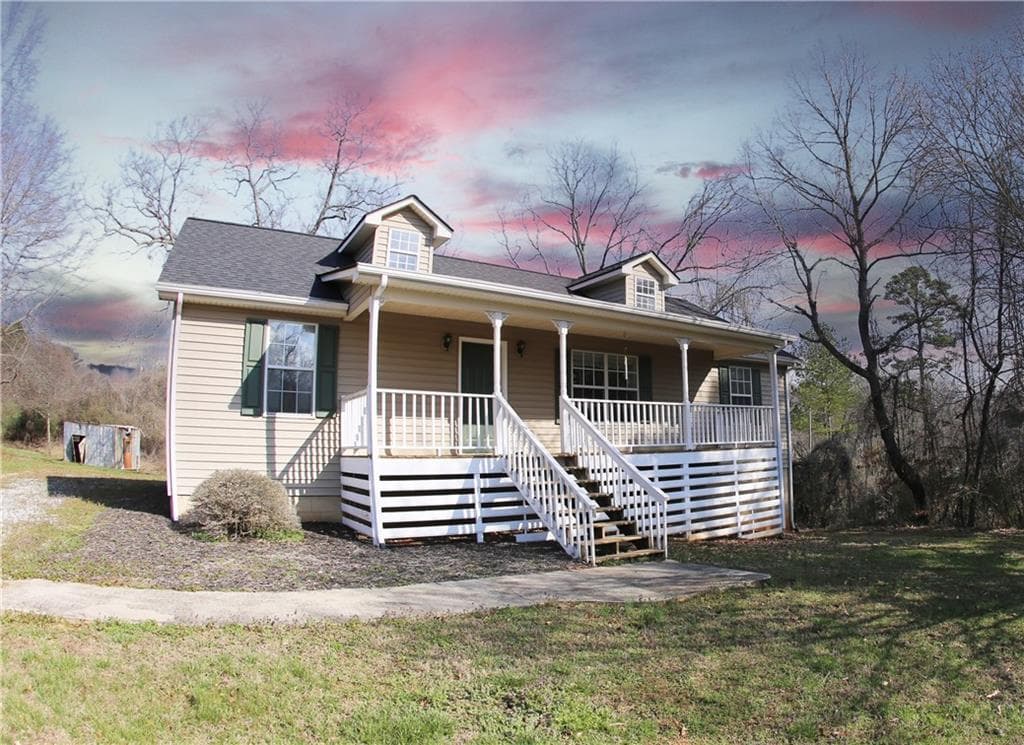 3 bedroom, 2 bathroom, 1,400 sq ft single family residence for sale at 5523 Green Circle, Clermont, GA 30527