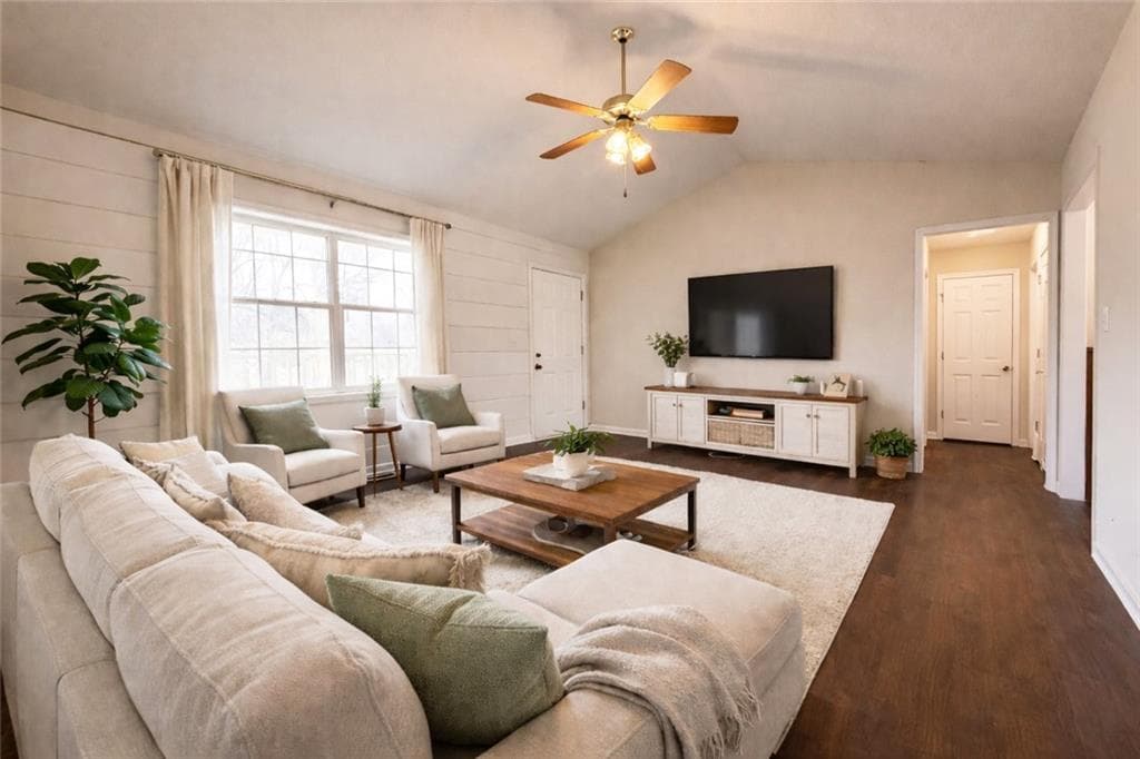 3 bedroom, 2 bathroom, 1,400 sq ft single family residence for sale at 5523 Green Circle, Clermont, GA 30527 — photo 2