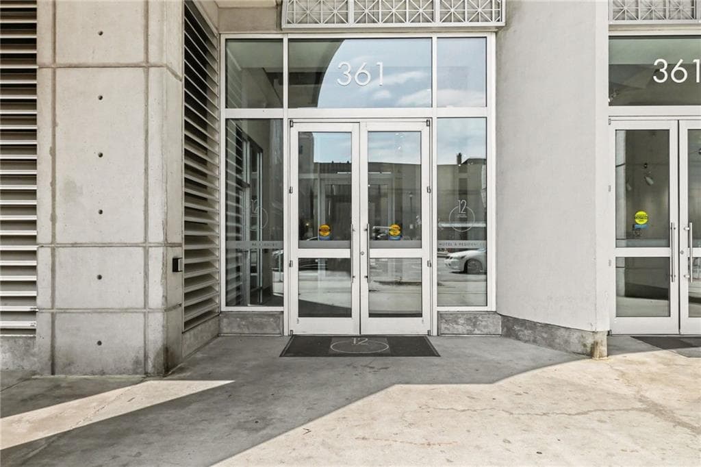 2 bedroom, 2 bathroom, 1,045 sq ft condominium for sale at 361 17th Street 1603, Atlanta, GA 30363 — photo 2