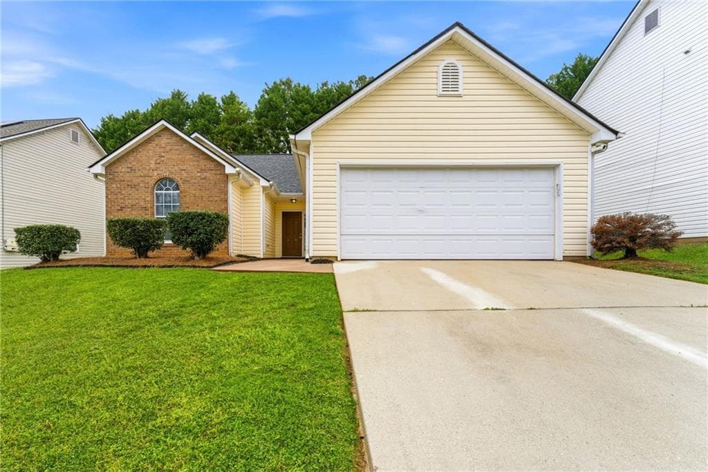 3 bedroom, 2 bathroom, 1,460 sq ft single family residence under contract at 8244 Wynfield Drive, Jonesboro, GA 30238