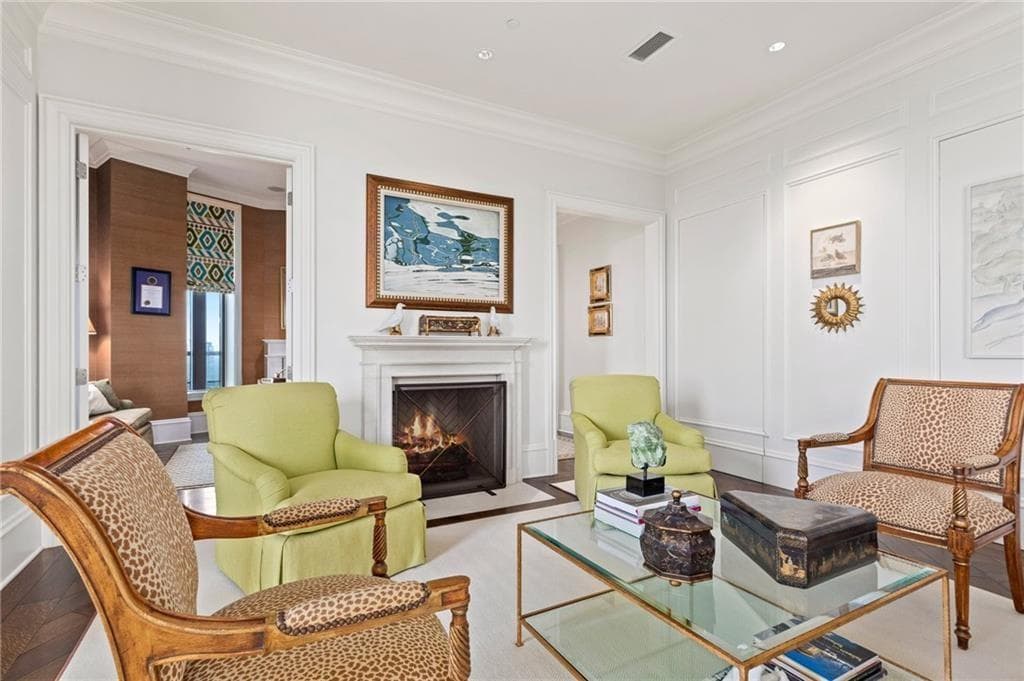 2 bedroom, 3 bathroom condominium for rent at 3376 Peachtree Road 47A, Atlanta, GA 30326 for $11,500 a month — photo 7