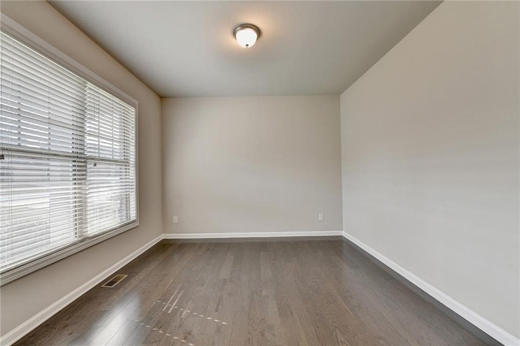 5 bedroom, 5 bathroom, 2,748 sq ft single family residence for sale at 2375 Matlin Way, Buford, GA 30519 — photo 7