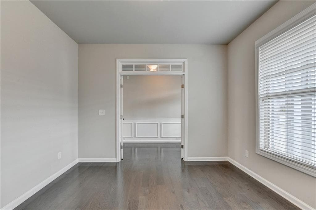 5 bedroom, 5 bathroom, 2,748 sq ft single family residence for sale at 2375 Matlin Way, Buford, GA 30519 — photo 9