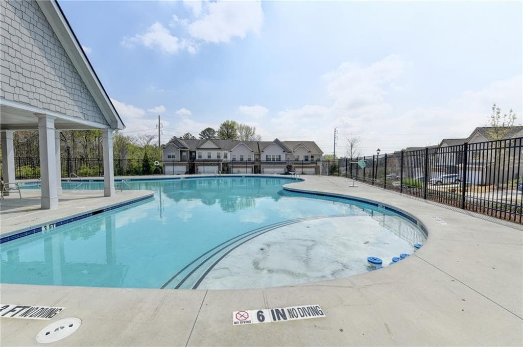 3 bedroom, 3 bathroom, 1,919 sq ft townhouse for sale at 4305 Morrison Lake Court, Norcross, GA 30071 — photo 4
