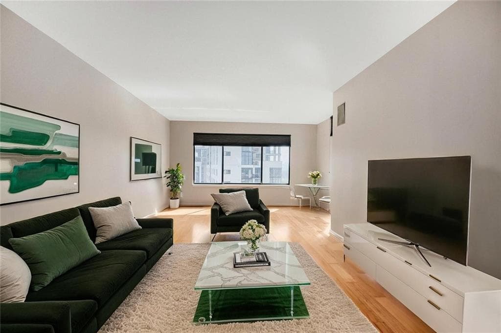 1 bedroom, 1 bathroom, 750 sq ft condominium for sale at 3481 Lakeside Drive 2905, Atlanta, GA 30326 — photo 6