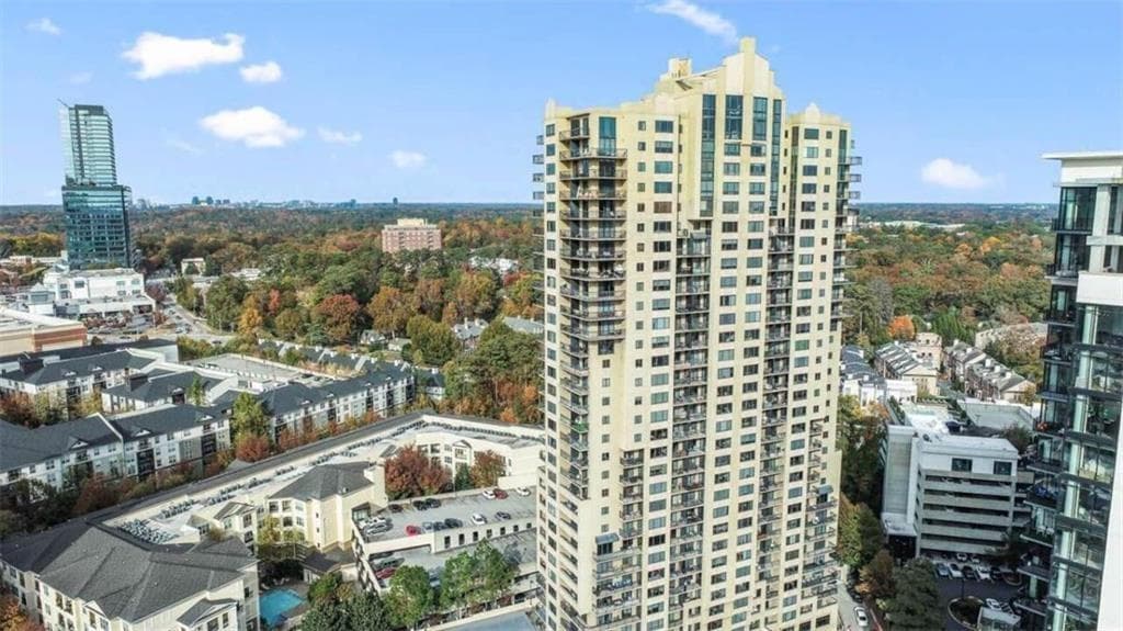 1 bedroom, 1 bathroom, 750 sq ft condominium for sale at 3481 Lakeside Drive 2905, Atlanta, GA 30326 — photo 1 of 27