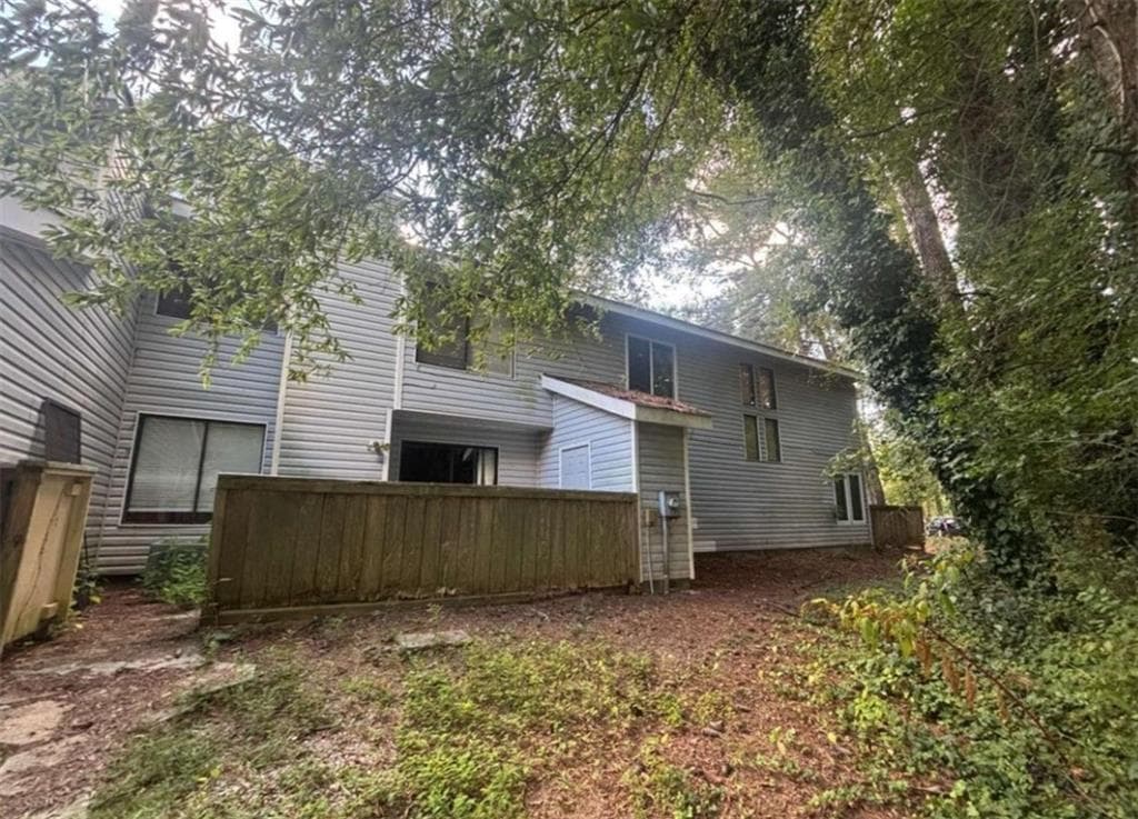 3 bedroom, 2 bathroom, 1,392 sq ft condominium for sale at 8569 Creekwood Way, Jonesboro, GA 30238 — photo 4