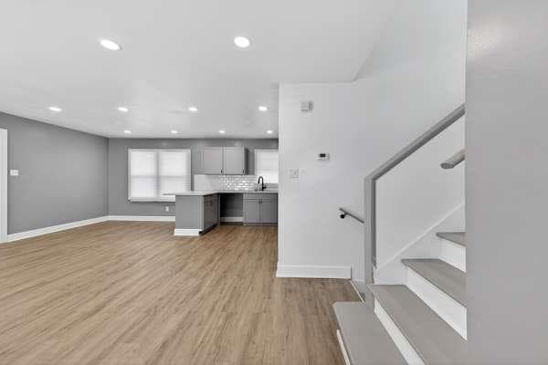 4 bedroom, 2 bathroom, 1,792 sq ft single family residence for sale at 407 Northside Drive, Griffin, GA 30223 — photo 4