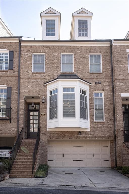 4 bedroom, 5 bathroom, 3,525 sq ft townhouse sold at 546 Sarabrook Place, Sandy Springs, GA 30342