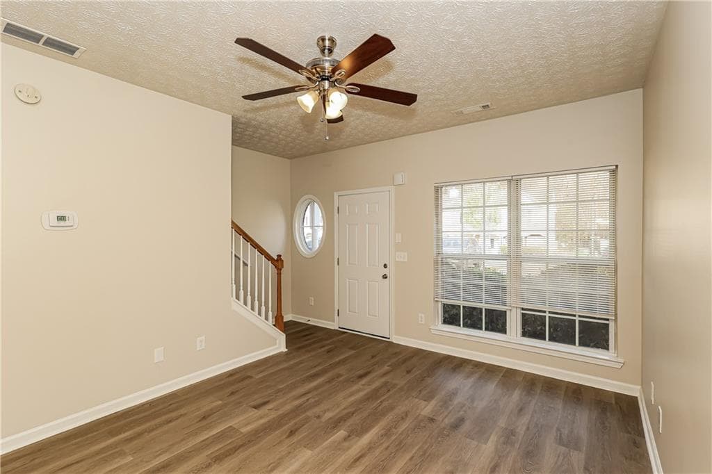 2 bedroom, 3 bathroom, 1,024 sq ft townhouse for sale at 6117 Camden Forrest Cove, Riverdale, GA 30296 — photo 6