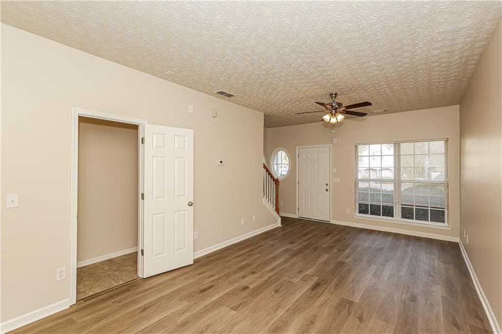 2 bedroom, 3 bathroom, 1,024 sq ft townhouse for sale at 6117 Camden Forrest Cove, Riverdale, GA 30296 — photo 7