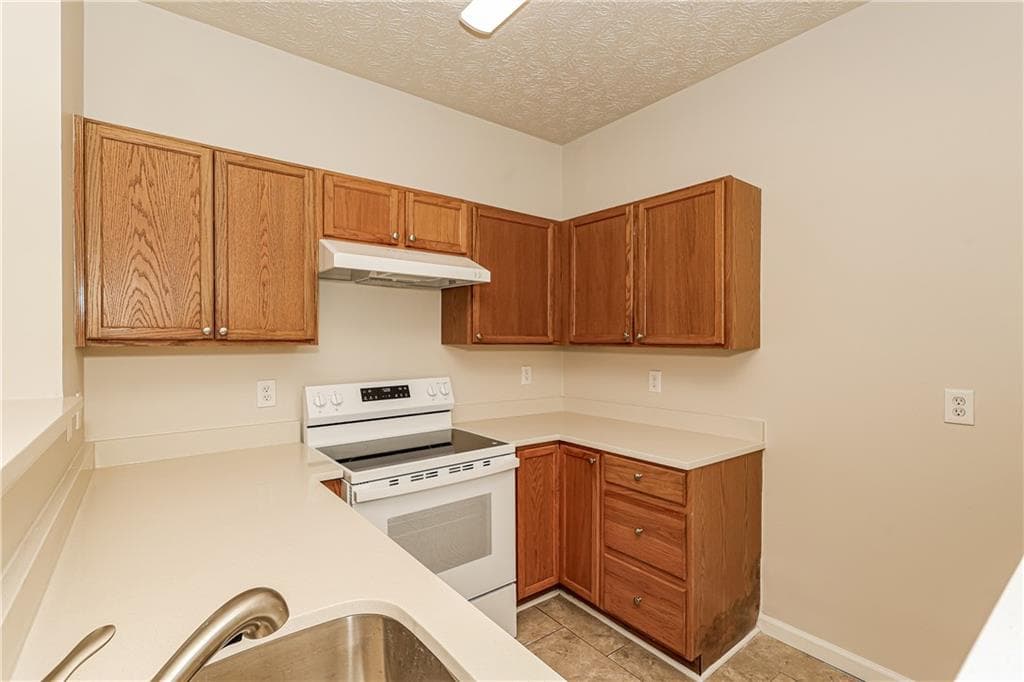 2 bedroom, 3 bathroom, 1,024 sq ft townhouse for sale at 6117 Camden Forrest Cove, Riverdale, GA 30296 — photo 10