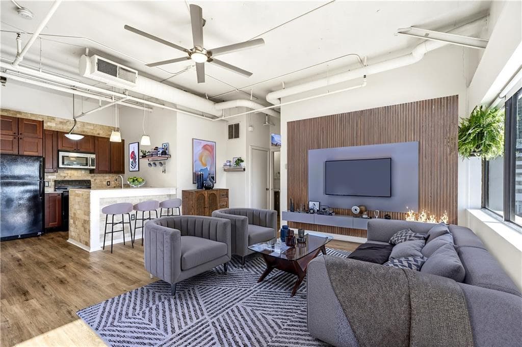 1 bedroom, 1 bathroom, 520 sq ft condominium for sale at 120 Ralph Mcgill Boulevard 903, Atlanta, GA 30308 — photo 8