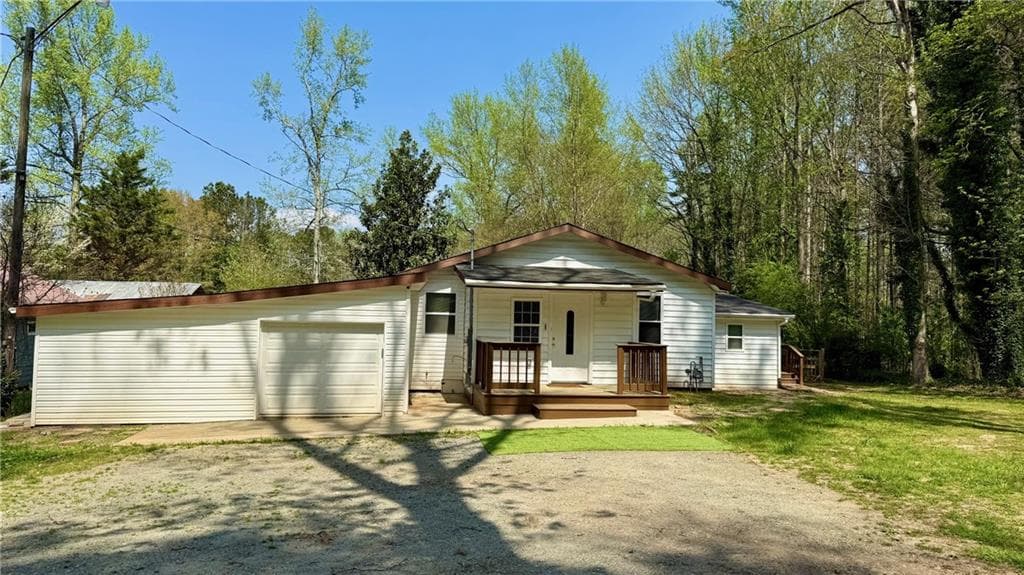4 bedroom, 2 bathroom, 2,477 sq ft single family residence for sale at 337 Lee Drive, Acworth, GA 30102