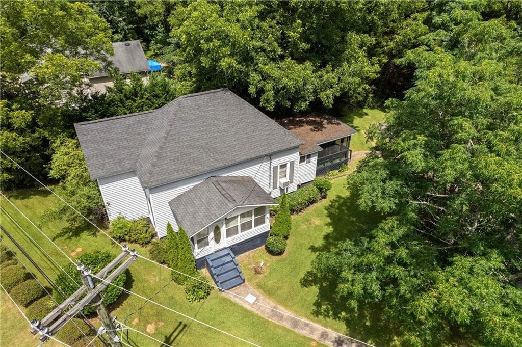 3 bedroom, 1 bathroom, 1,244 sq ft single family residence under contract at 31 Elm Street, Hampton, GA 30228 — photo 3