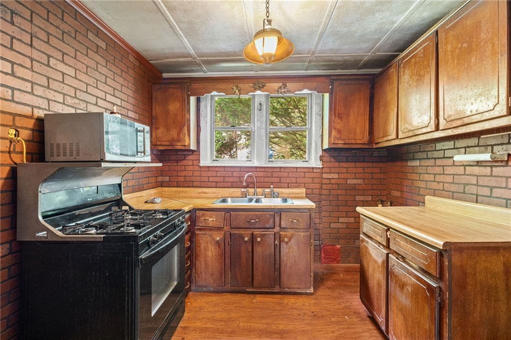 3 bedroom, 1 bathroom, 1,244 sq ft single family residence under contract at 31 Elm Street, Hampton, GA 30228 — photo 5