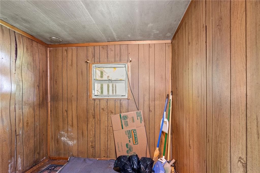 3 bedroom, 1 bathroom, 1,244 sq ft single family residence under contract at 31 Elm Street, Hampton, GA 30228 — photo 6