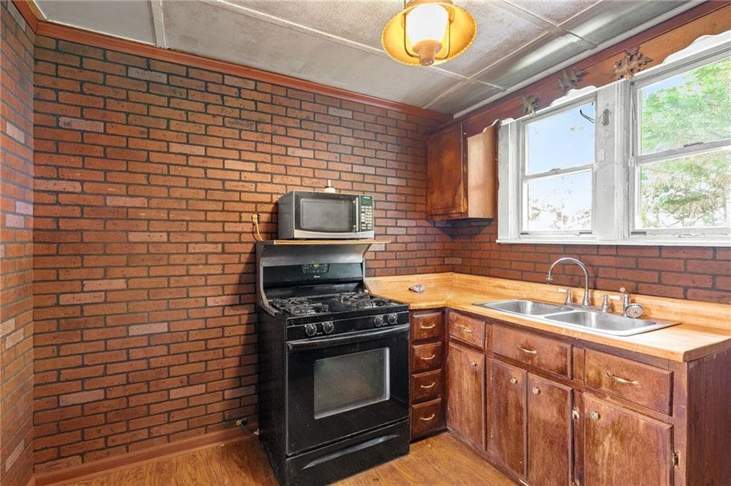3 bedroom, 1 bathroom, 1,244 sq ft single family residence under contract at 31 Elm Street, Hampton, GA 30228 — photo 7