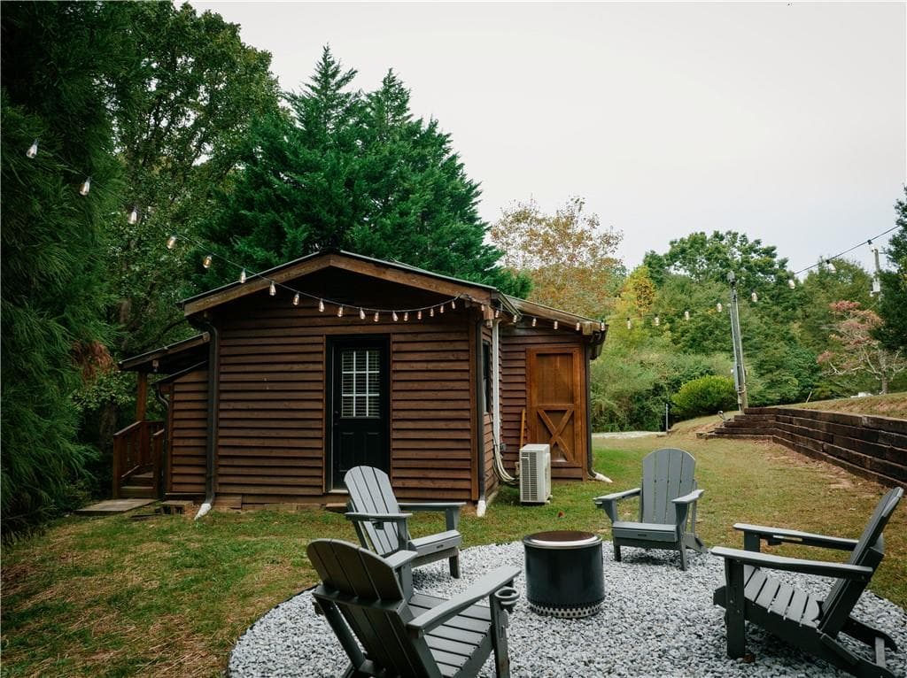 1 bedroom, 1 bathroom, 496 sq ft single family residence for sale at 6030 Spout Springs Road, Flowery Branch, GA 30542 — photo 3