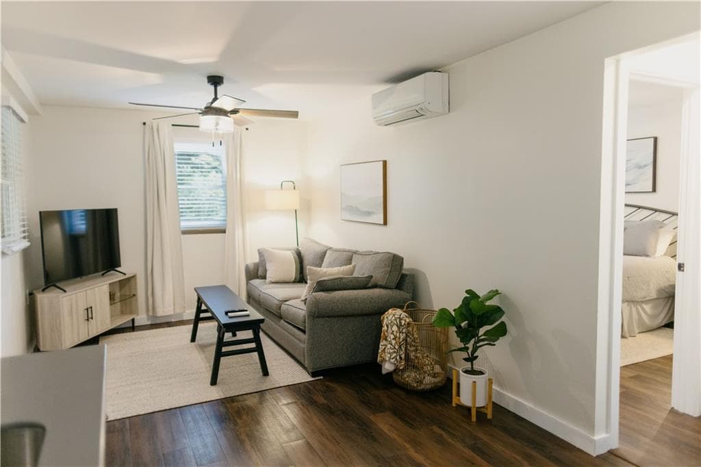 1 bedroom, 1 bathroom, 496 sq ft single family residence for sale at 6030 Spout Springs Road, Flowery Branch, GA 30542 — photo 7