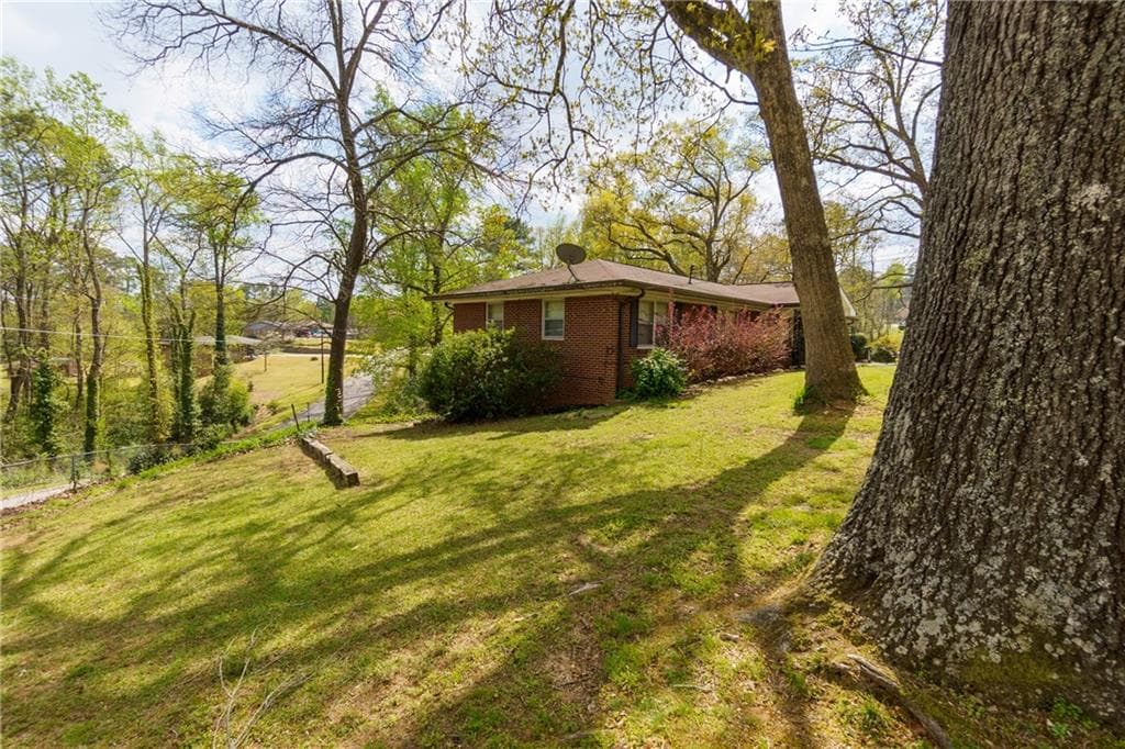 4 bedroom, 3 bathroom, 2,475 sq ft single family residence under contract at 130 Stroud Drive, Mableton, GA 30126 — photo 4