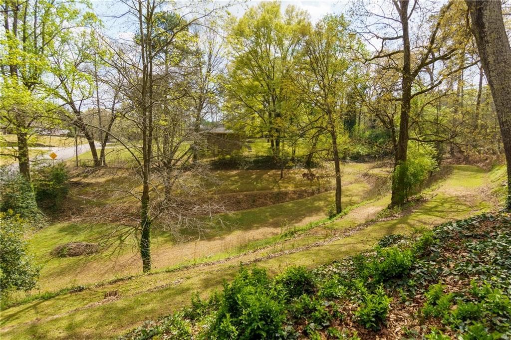 4 bedroom, 3 bathroom, 2,475 sq ft single family residence under contract at 130 Stroud Drive, Mableton, GA 30126 — photo 6