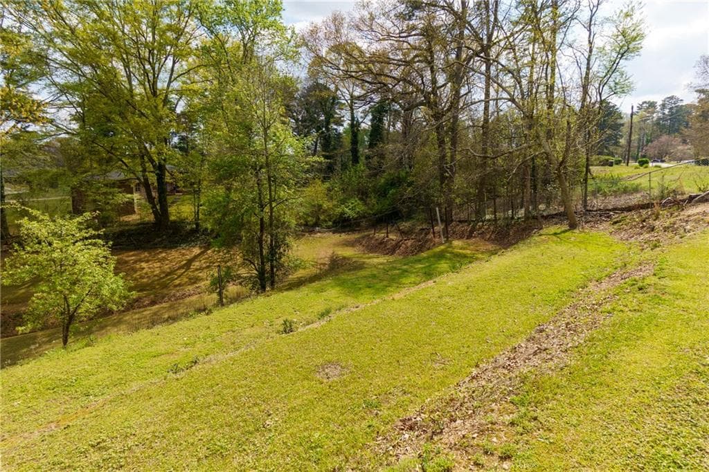 4 bedroom, 3 bathroom, 2,475 sq ft single family residence under contract at 130 Stroud Drive, Mableton, GA 30126 — photo 7