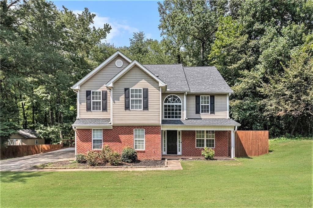 3 bedroom, 3 bathroom, 2,556 sq ft single family residence sold at 171 Barrington Farms Parkway, Sharpsburg, GA 30277
