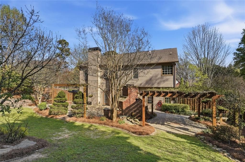 4 bedroom, 3 bathroom, 3,176 sq ft single family residence for sale at 1634 Bailey Farms Drive, Lawrenceville, GA 30043 — photo 3