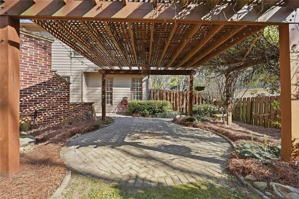 4 bedroom, 3 bathroom, 3,176 sq ft single family residence for sale at 1634 Bailey Farms Drive, Lawrenceville, GA 30043 — photo 9